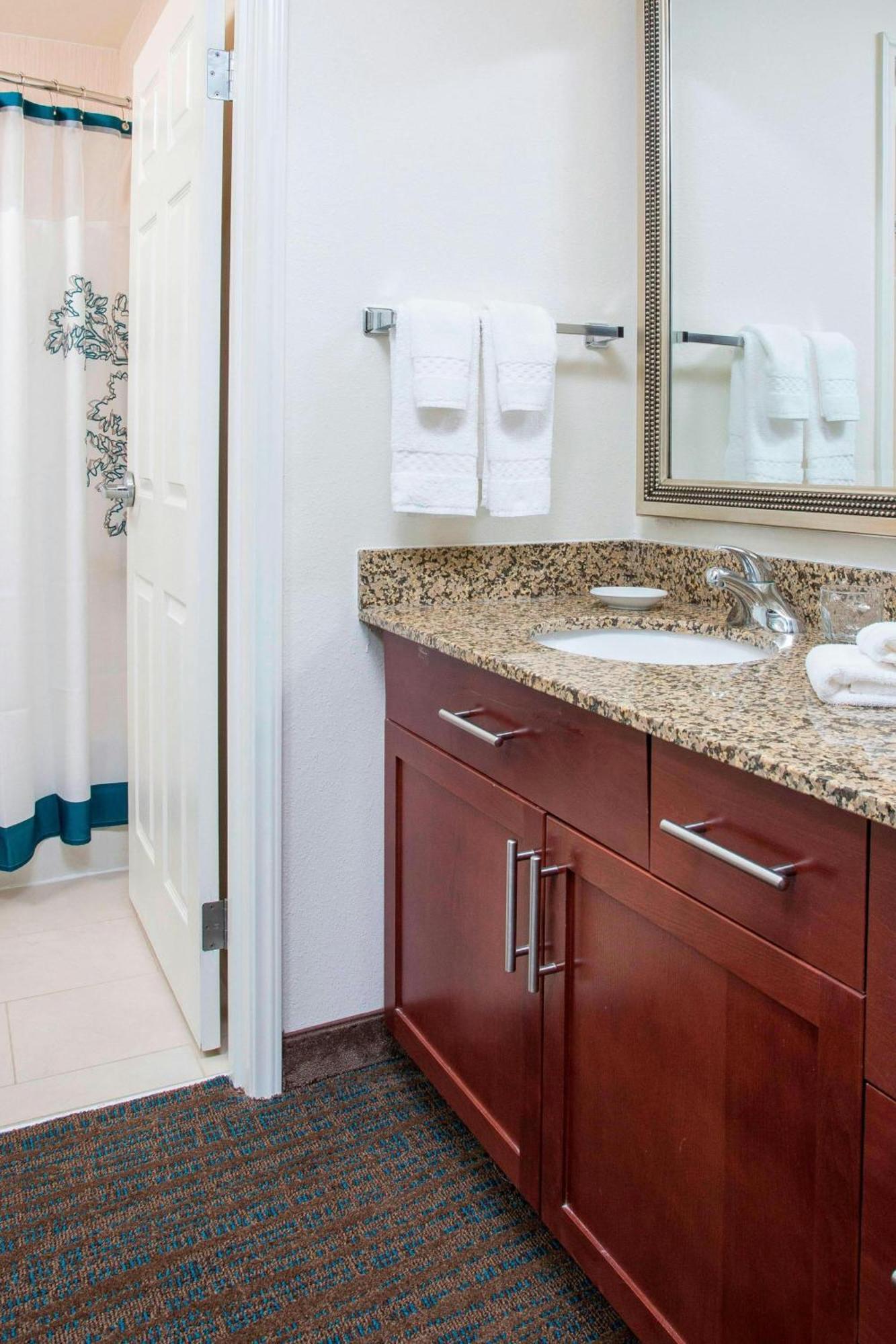 Residence Inn Топика Екстериор снимка