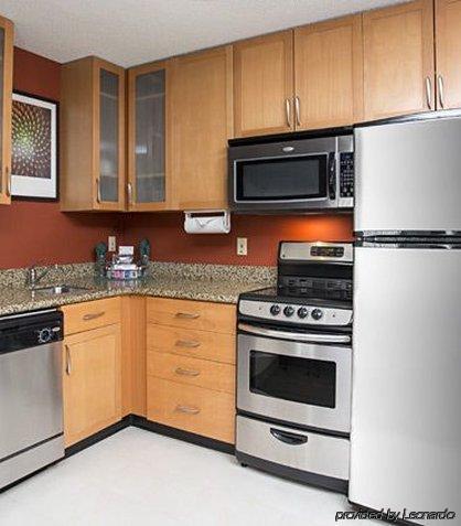 Residence Inn Топика Екстериор снимка